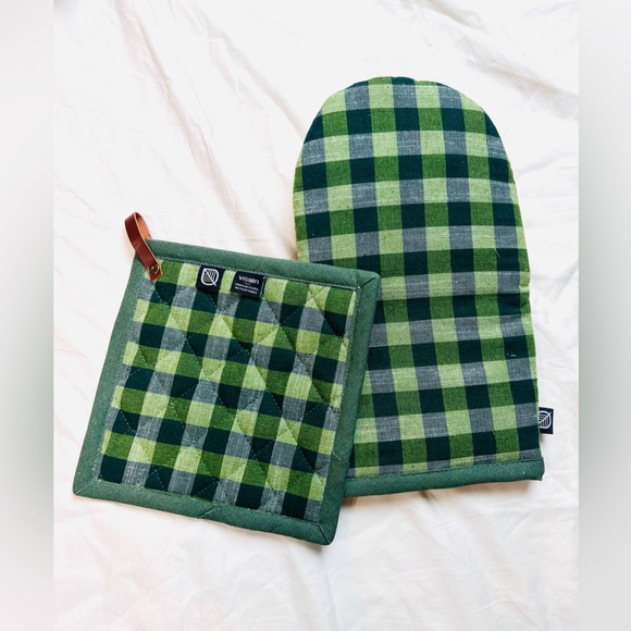 FWP Set of retro green gingham check plaid oven mitt and potholder - Picture 2 of 8